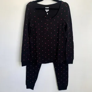 NWT‎ Revolve Plush Thermal Heart Pajama Scrunchie Set in Black Red thumbnail 2