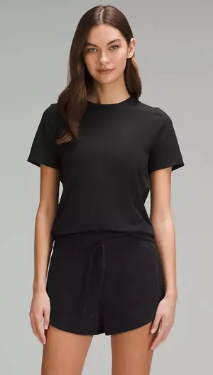 Lululemon black tee medium thumbnail 1