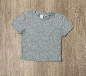 aritzia shirt  thumbnail 1