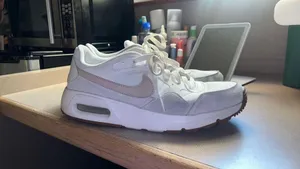 Nike Women’s Air Max thumbnail 2