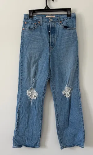 Levi’s Premium Denim Ribcage Straight Ankle Medium Wash Blue Distressed Jeans 29 thumbnail 1