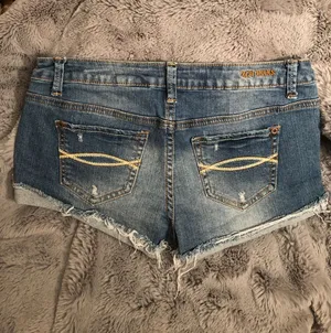 Jean Shorts Size 6 thumbnail 2