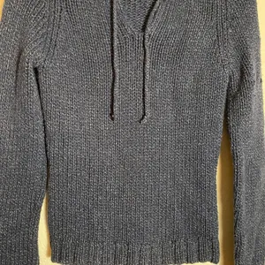 American Eagle Outfitters Sweater thumbnail 4
