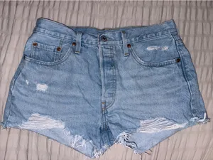 Levi’s 501 Jean Shorts thumbnail 1