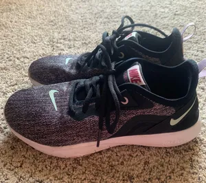 Nike Tennis Shoes thumbnail 1