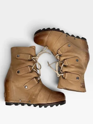 Sorel Joan of Arctic Wedge Distressed Light Brown Leather Ankle Boots SZ 6.5 thumbnail 7