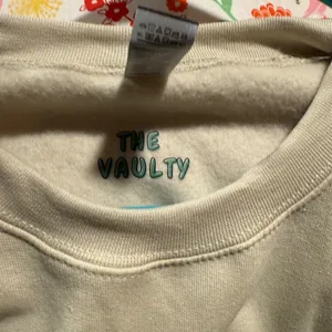 The Vaulty Tan thumbnail 3