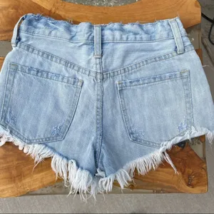 FREE PEOPLE Womens Cut Off Light Wash Crochet Denim Distressed Shorts Size 24 thumbnail 5