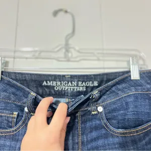 American Eagle Artist Crop Jeans Womens 6R Blue Denim Mid Rise thumbnail 4