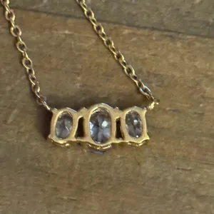 Vintage gold tone three stone necklace thumbnail 6
