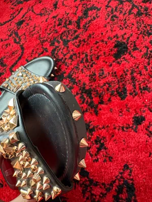 Cape Robbin black and gold Spiked slides thumbnail 2