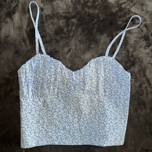 Princess Polly Tiarnie Top in Blue Size 6 thumbnail 7