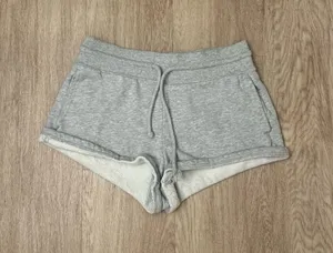 aritzia shorts  thumbnail 1