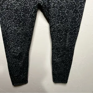 Aerie Black Gray Paisley Floral‎ Lace Crop Leggings thumbnail 4