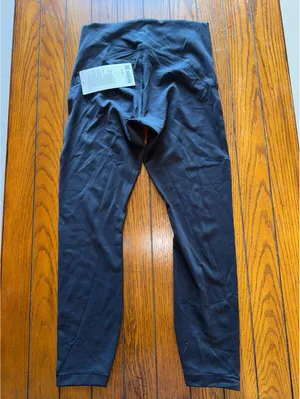 Lululemon Instill High Rise 25” Black Size 8 NWT thumbnail 2
