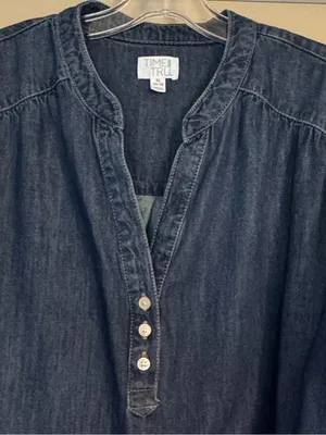 TIME AND TRU Denim Popover Top XL 27” p2p Indigo NWOT thumbnail 4