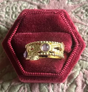 Gorgeous Golden Ring w/ Precious Purple Gemstone Cocktail Ring S 7 thumbnail 1
