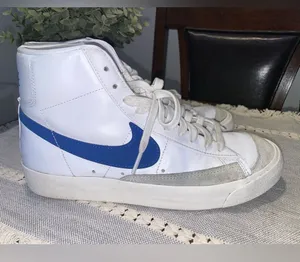 Woman’s size 8.5 Nike high top blazers thumbnail 1