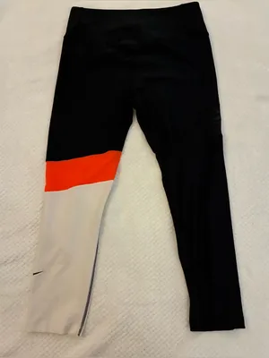 Nike 3/4 length Women’s Black, Orange & White Athletic Leggings Size Medium thumbnail 5
