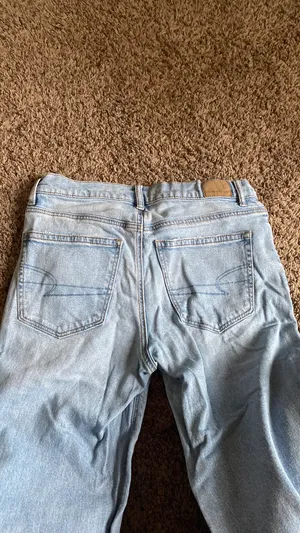 American Eagle Light Wash Jeans thumbnail 6
