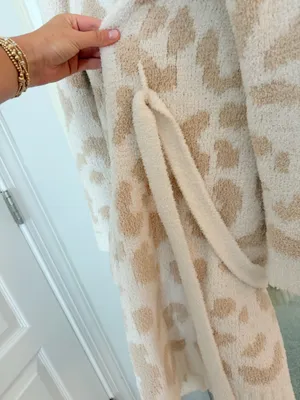 Pink lily cheetah print robe thumbnail 4