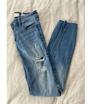 Hollister Light Blue Denim Ripped Skinny Jeans 0s thumbnail 1