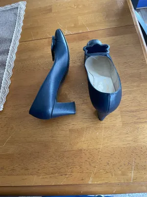 Vintage Blue pumps design by Evins thumbnail 8