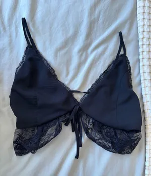 Tiger Mist Crop Top Black thumbnail 1