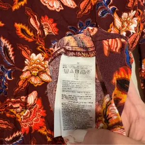 Old Navy Split Neck floral Poet Blouse red orange‎ size medium thumbnail 6