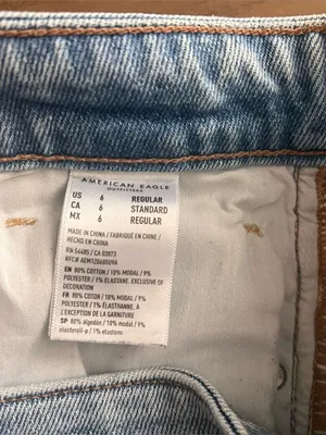 American Eagle Distressed Mom Jeans Size 6 thumbnail 8