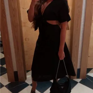 O.P.T Brand - Elegant Black Midi Dress Tie Up & Backless thumbnail 2