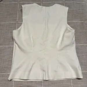Banana Republic Everywhere Ponte Square Neck Top Cream Minimalist Model Off Duty thumbnail 5