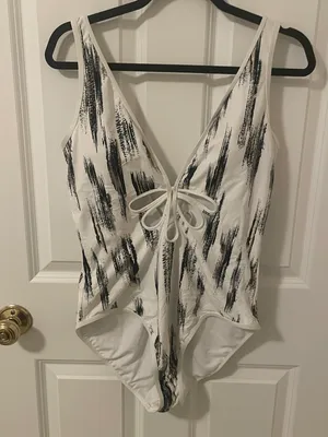 One Piece Ambrielle Swimsuit thumbnail 1