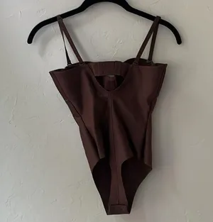 SKIMS Body Contour Underwire Bodysuit S thumbnail 6