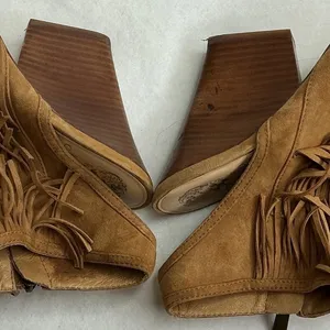 Vince Camuto Womens 9.5M Tan Suede Fringe Open Toe Wedge Ankle Booties thumbnail 6