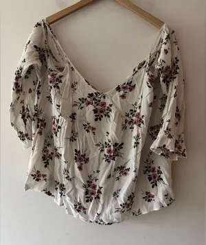 American Eagle Off the Shoulder‎ White Floral Boho Flowy Blouse thumbnail 1