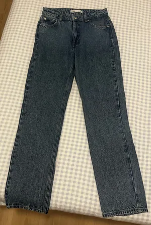 ZARA Mid-Rise Straight Jeans thumbnail 2