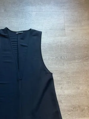 Zara Sleeveless Deep V Black Romper Size S thumbnail 5