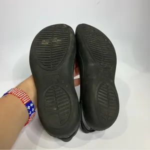 Black Crocs sling back shoes‎ size 7 thumbnail 5