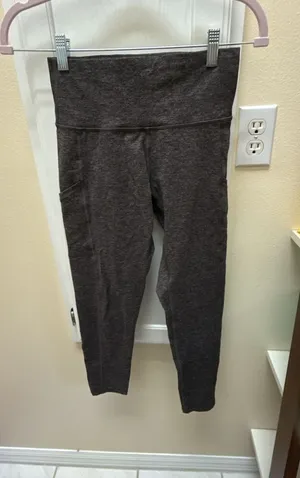 Aerie Offline The Hugger High Waisted Pocket Leggings thumbnail 1