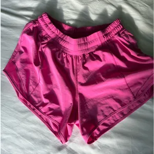 Lululemon Hotty Hot Shorts 4" thumbnail 2