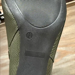 Journee‎ Collection Sarah Block Heel Bootie Olive Green Lizard Texture Zip 12 thumbnail 11