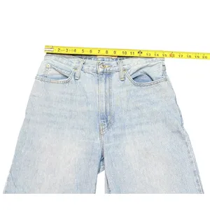 Levi's 94' Baggy Y2K Women's Size 27x31 Blue Denim Medium Wash Jeans Cotton thumbnail 3