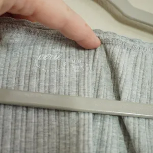 Aerie Size Medium Grey Ribbed Scoopneck Lace Trimmed Button Front Girly Layering thumbnail 3