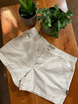 Tan Vintage low rise Shorts Size 10 thumbnail 2