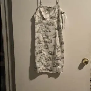 Hippie Rose Green Floral Mini Dress thumbnail 3