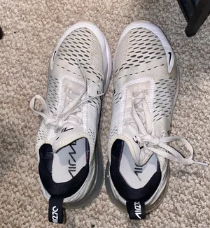 Nike Air Max 270 Shoes thumbnail 2
