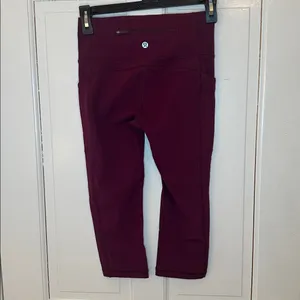 Lululemon Eggplant High-Waisted Cropped‎ Leggings size 4 EUC thumbnail 4