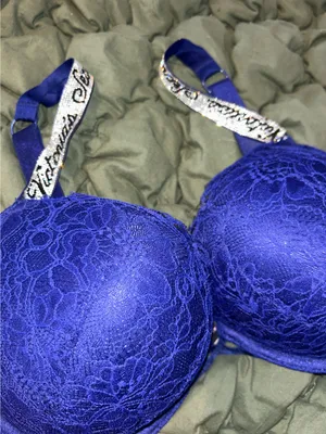 Victorias Secret Bra thumbnail 1