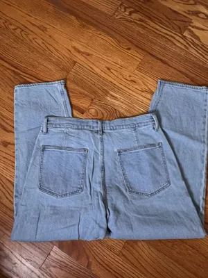 Uniqlo Light Wash Jeans - Classic Straight Fit thumbnail 5